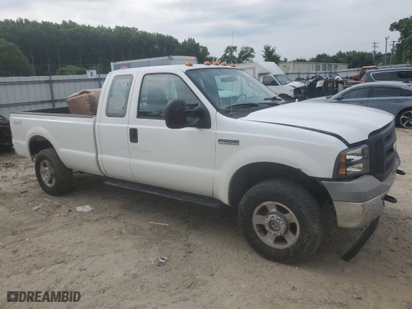 2005 Ford Super Duty F-250 XL with VIN 1FTSX21595EA44275, listed as a Copart auction lot 57294604 with 253,438 mi miles and Clean Title. Bid and sale history available at carsss.com. Image 4.