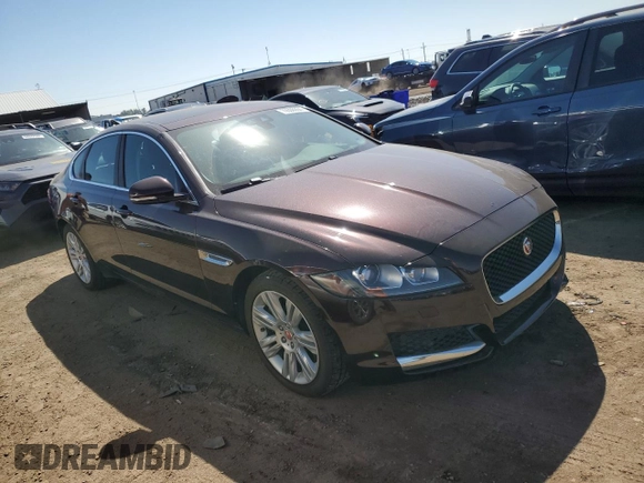 2016 Jaguar XF 35t Premium with VIN SAJBD4BV1GCY09868, listed as a Copart auction lot 70508964 with 111,918 mi miles and Clean Title. Bid and sale history available at carsss.com. Image 4.