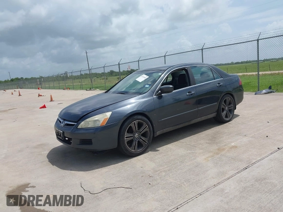 2007 Honda Accord LX z VIN 3HGCM564X7G705209, wystawiony jako IAAI lot #42514580 z przebiegiem 168 983 mil mil oraz . Historia ofert i sprzedaży dostępna na DreamBid. Obrazek 2.