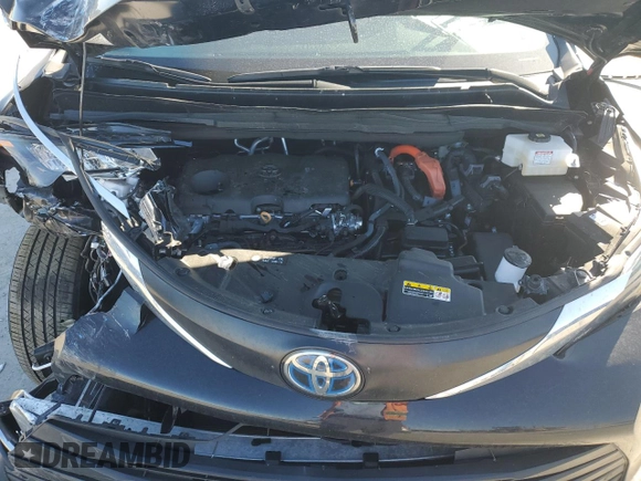 2024 Toyota Sienna XLE with VIN 5TDJSKFC4RS121247, listed as a Copart auction lot 47363055 with 33,364 mi miles and Salvage Title. Bid and sale history available at DreamBid. Image 13.