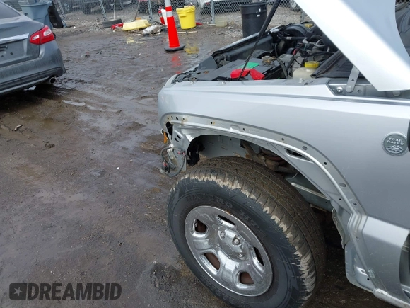 2007 Jeep Liberty Sport with VIN 1J4GL48K77W669788, listed as a IAAI auction lot 41655587 with 136,727 mi miles. Bid and sale history available at carsss.com. Image 13.