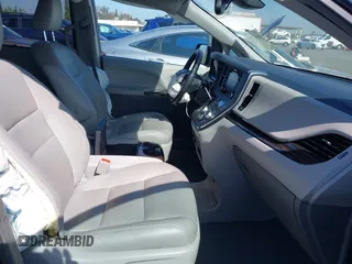 2019 Toyota Sienna XLE with VIN 5TDDZ3DC9KS220976, listed as a IAAI auction lot 41667049 with 92,568 mi miles and . Bid and sale history available at DreamBid. Image 5.