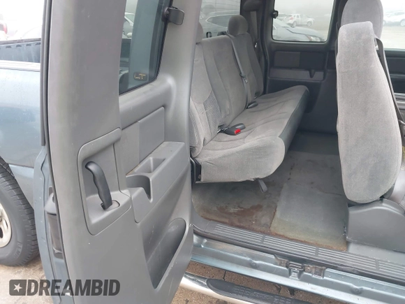 2006 Chevrolet Silverado 1500 Work Truck with VIN 1GCEC19X76Z128257, listed as a IAAI auction lot 41437288 with 201,791 mi miles. Bid and sale history available at carsss.com. Image 8.