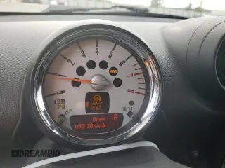 2013 MINI Countryman S ALL4 z VIN WMWZC5C58DWP31357, wystawiony jako Copart lot #51438035 z przebiegiem 98 138 mil mil oraz Szkody całkowita. Historia ofert i sprzedaży dostępna na DreamBid. Obrazek 9.