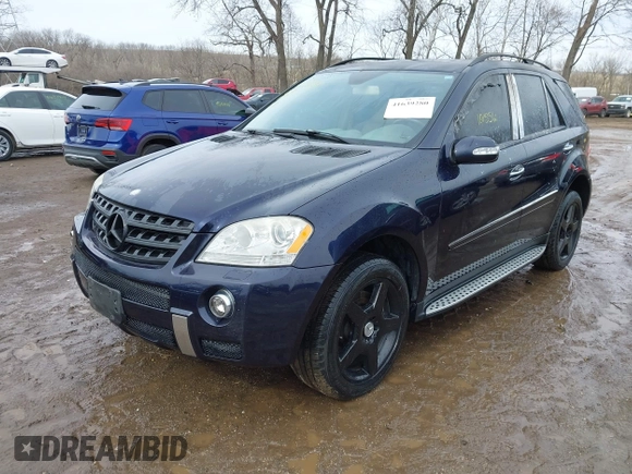 2008 Mercedes-Benz M 550 with VIN 4JGBB72E68A383111, listed as a IAAI auction lot 41639280 with 101,551 mi miles and . Bid and sale history available at carsss.com. Image 2.