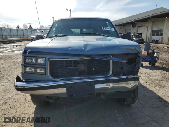 1997 GMC Suburban with VIN 1GKFK16R7VJ707618, listed as a Copart auction lot 49882035 with 317,771 mi miles and Salvage Title. Bid and sale history available at carsss.com. Image 5.