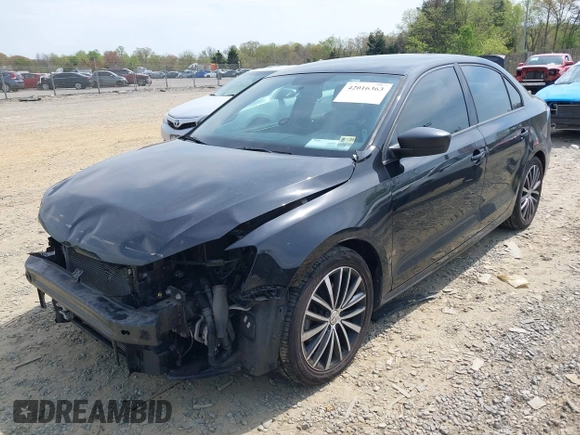 2015 Volkswagen Jetta SE z VIN 3VWD17AJ8FM403564, wystawiony jako IAAI lot #42016363 z przebiegiem 127 104 mil mil oraz . Historia ofert i sprzedaży dostępna na DreamBid. Obrazek 2.