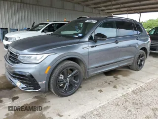 2024 Volkswagen Tiguan SE R-Line Black z VIN 3VV8B7AX9RM115595, wystawiony jako Copart lot #55417155 z przebiegiem 13 630 mil mil oraz Czysty tytuł • Clean title. Historia ofert i sprzedaży dostępna na DreamBid. Obrazek 1.