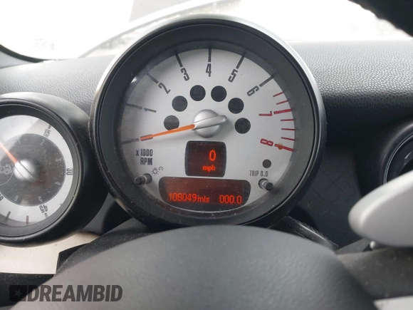 2013 MINI Convertible S с VIN WMWZP3C57DT551118, выставлен на аукционе IAAI как лот 41086617 с пробегом 108 049 миль миль и . История ставок и продаж доступна на DreamBid. Изображение 7.