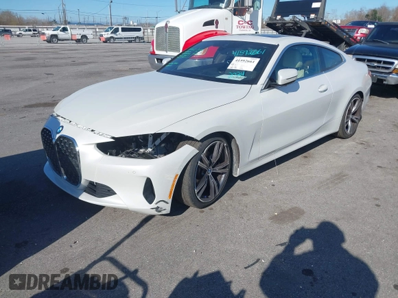 2024 BMW 4 Series 430i z VIN WBA53AP04RCN45331, wystawiony jako IAAI lot #41592661 z przebiegiem 10 078 mil mil oraz . Historia ofert i sprzedaży dostępna na DreamBid. Obrazek 18.