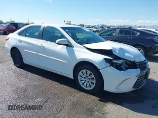 2015 Toyota Camry XLE z VIN 4T4BF1FK0FR452832, wystawiony jako IAAI lot #42401317 z przebiegiem 97 922 mil mil oraz . Historia ofert i sprzedaży dostępna na DreamBid. Obrazek 1.
