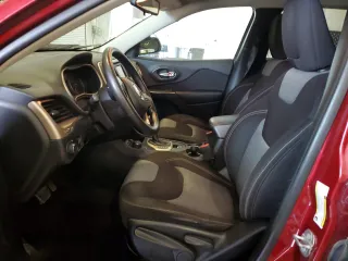 2017 Jeep Cherokee Sport z VIN 1C4PJMAB2HW529669, wystawiony jako Copart lot #64815545 z przebiegiem 81 036 mil mil oraz Szkoda całkowita • Salvage title. Historia ofert i sprzedaży dostępna na DreamBid. Obrazek 7.
