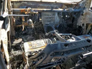 2023 GMC Sierra 3500HD Pro z VIN 1GT49SEY3PF120979, wystawiony jako Copart lot #52099984 z przebiegiem Nie podano mil oraz Szkody całkowita. Historia ofert i sprzedaży dostępna na DreamBid. Obrazek 8.