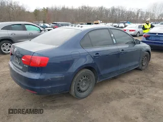 2012 Volkswagen Jetta Sedan SE w/Convenience & Sunroof PZEV with VIN 3VWBP7AJ7CM041809, listed as a IAAI auction lot 41657451 with 126,474 mi miles. Bid and sale history available at carsss.com. Image 4.