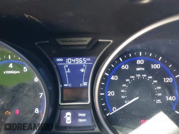 2015 Hyundai Veloster Turbo z VIN KMHTC6AE2FU218570, wystawiony jako IAAI lot #42609097 z przebiegiem 104 965 mil mil oraz . Historia ofert i sprzedaży dostępna na DreamBid. Obrazek 7.