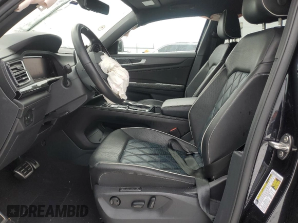 2024 Volkswagen Atlas SEL Premium R-Line with VIN 1V2FE2CA9RC206858, listed as a Copart auction lot 88240845 with 11,294 mi miles and Salvage title. Bid and sale history available at DreamBid. Image 7.