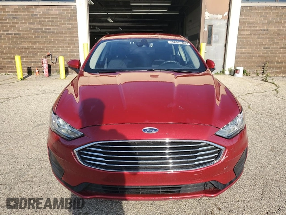 2020 Ford Fusion SE with VIN 3FA6P0T90LR218353, listed as a Copart auction lot 62332045 with 109,421 mi miles and Clean title. Bid and sale history available at DreamBid. Image 5.