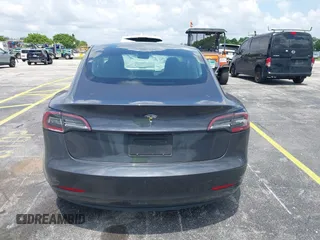 2023 Tesla Model 3 z VIN 5YJ3E1EA3PF435158, wystawiony jako IAAI lot #42356031 z przebiegiem 41 408 mil mil oraz . Historia ofert i sprzedaży dostępna na DreamBid. Obrazek 16.