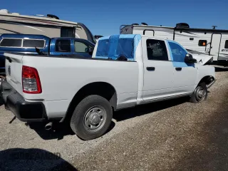 2022 Ram 2500 Tradesman z VIN 3C6UR4CJ5NG296596, wystawiony jako Copart lot #60593573 z przebiegiem Nie podano mil oraz . Historia ofert i sprzedaży dostępna na DreamBid. Obrazek 3.