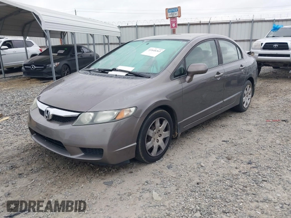 2009 Honda Civic LX z VIN 1HGFA16539L005299, wystawiony jako IAAI lot #41848263 z przebiegiem 169 019 mil mil oraz . Historia ofert i sprzedaży dostępna na DreamBid. Obrazek 17.