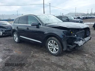 2019 Audi Q7 Premium Plus z VIN WA1LHAF74KD017633, wystawiony jako IAAI lot #42172403 z przebiegiem 51 013 mil mil oraz . Historia ofert i sprzedaży dostępna na DreamBid. Obrazek 1.