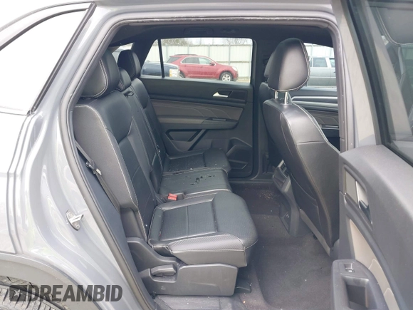 2021 Volkswagen Atlas SE with VIN 1V2PE2CAXMC231037, listed as a IAAI auction lot 41380581 with 40,889 mi miles and . Bid and sale history available at DreamBid. Image 8.