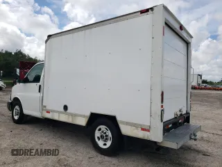 2011 GMC Savana Commercial Work Van with VIN 1GDY72BA6B1903116, listed as a Copart auction lot 72749984 with 156,292 mi miles and Salvage Title. Bid and sale history available at carsss.com. Image 2.
