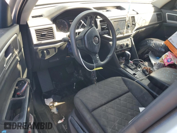 2018 Volkswagen Atlas S with VIN 1V2AP2CA2JC536673, listed as a Copart auction lot 49325125 with 134,248 mi miles and Clean title. Bid and sale history available at DreamBid. Image 8.