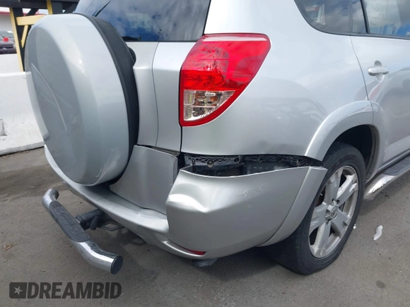 2006 Toyota RAV4 Sport with VIN JTMZK32V865003607, listed as a IAAI auction lot 42056770 with 286,144 mi miles. Bid and sale history available at carsss.com. Image 6.