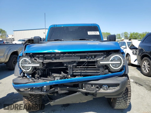 2024 Ford Bronco Big Bend z VIN 1FMDE7AH9RLA94869, wystawiony jako Copart lot #51317025 z przebiegiem 6 884 mil mil oraz Szkoda całkowita • Salvage title. Historia ofert i sprzedaży dostępna na DreamBid. Obrazek 5.