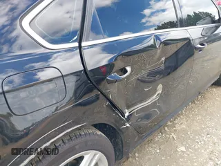 2015 Volkswagen Passat SE z VIN 1VWBV7A3XFC058603, wystawiony jako IAAI lot #42260010 z przebiegiem 94 857 mil mil oraz . Historia ofert i sprzedaży dostępna na DreamBid. Obrazek 6.