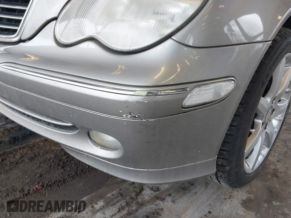 2003 Mercedes-Benz C 230 Kompressor with VIN WDBRF40J43F385553, listed as a IAAI auction lot 41614596 with 196,640 mi miles and . Bid and sale history available at DreamBid. Image 6.