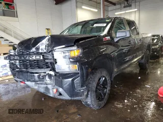 2022 Chevrolet Silverado 1500 Custom Trail Boss with VIN 3GCPYCEL2NG110871, listed as a Copart auction lot 44859705 with 82,790 mi miles and Salvage Title. Bid and sale history available at DreamBid. Image 1.