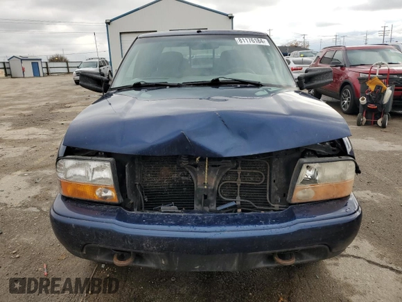 2001 GMC Sonoma SLS with VIN 1GTDT13W21K184331, listed as a Copart auction lot 81176184 with 162,506 mi miles and Salvage Title. Bid and sale history available at carsss.com. Image 5.
