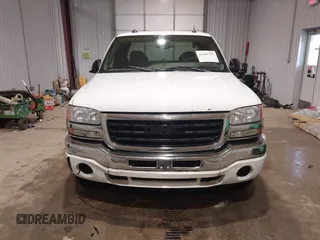 2004 GMC Sierra 1500 SLT with VIN 1GTEK19T34E320179, listed as a IAAI auction lot 41601727 with 303,523 mi miles. Bid and sale history available at carsss.com. Image 13.