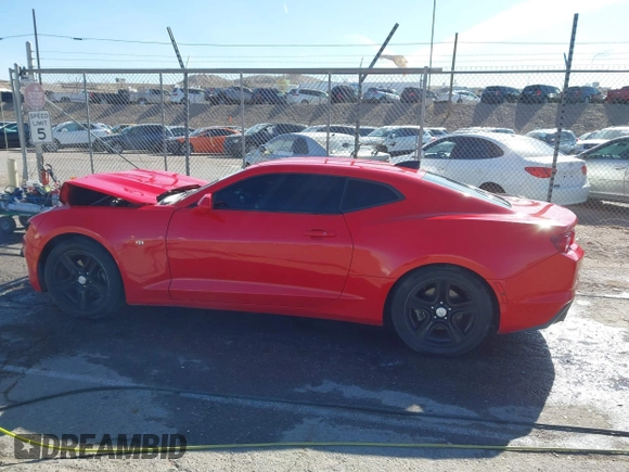 2020 Chevrolet Camaro 1LS z VIN 1G1FB1RX2L0122611, wystawiony jako IAAI lot #41835572 z przebiegiem 111 175 mil mil oraz . Historia ofert i sprzedaży dostępna na DreamBid. Obrazek 14.