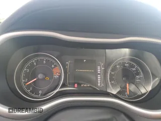 2016 Jeep Cherokee Sport z VIN 1C4PJLAB2GW257018, wystawiony jako Copart lot #55560405 z przebiegiem 97 105 mil mil oraz Szkoda całkowita • Salvage title. Historia ofert i sprzedaży dostępna na DreamBid. Obrazek 9.