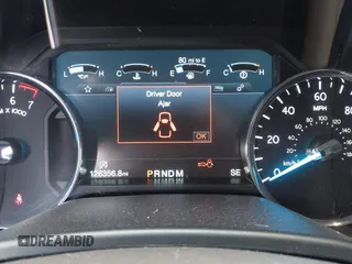 2018 Ford Expedition XLT с VIN 1FMJU1JTXJEA05956, выставлен на аукционе IAAI как лот 42008775 с пробегом 126 356 миль миль и . История ставок и продаж доступна на DreamBid. Изображение 7.