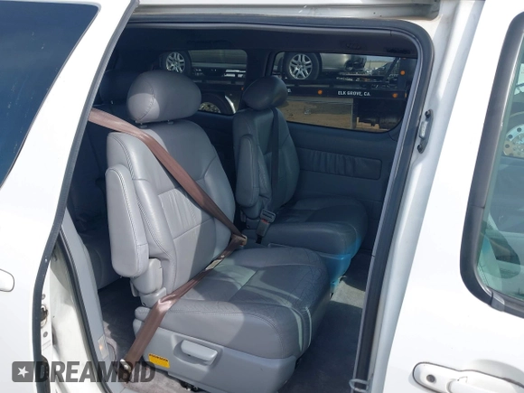 2002 Toyota Sienna LE with VIN 4T3ZF13CX2U506371, listed as a IAAI auction lot 42058440 with 215,434 mi miles. Bid and sale history available at carsss.com. Image 8.