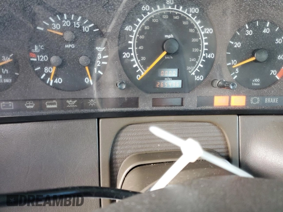 1996 Mercedes-Benz S 320 with VIN WDBGA32E2TA292415, listed as a Copart auction lot 86072834 with 265,496 mi miles and Clean Title. Bid and sale history available at DreamBid. Image 9.
