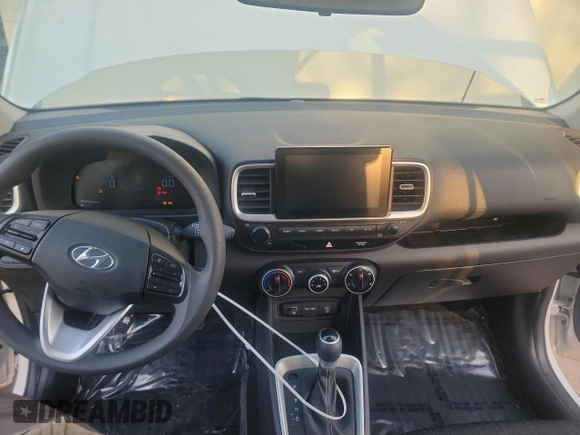 2024 Hyundai Venue SE with VIN KMHRB8A3XRU288751, listed as a Copart auction lot 88154795 with 9,233 mi miles and Clean Title. Bid and sale history available at DreamBid. Image 9.