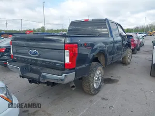 2018 Ford F-250 XL z VIN 1FT7W2B68JEC44218, wystawiony jako IAAI lot #42157081 z przebiegiem 173 909 mil mil oraz . Historia ofert i sprzedaży dostępna na DreamBid. Obrazek 4.