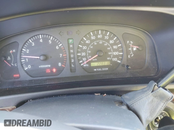 1999 Toyota Sienna LE with VIN 4T3ZF13C3XU103436, listed as a IAAI auction lot 41667242 with 228,318 mi miles. Bid and sale history available at carsss.com. Image 7.