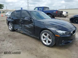 2014 BMW 3 Series 320i with VIN WBA3B1C56EK131723, listed as a Copart auction lot 54686025 with 95,105 mi miles and Salvage title. Bid and sale history available at DreamBid. Image 4.
