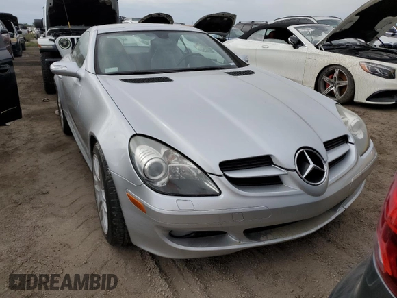 2008 Mercedes-Benz SLK 350 z VIN WDBWK56FX8F181256, wystawiony jako Copart lot #76898704 z przebiegiem Nie podano mil oraz Szkoda całkowita • Salvage title. Historia ofert i sprzedaży dostępna na DreamBid. Obrazek 5.