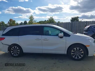 2024 Honda Odyssey EX-L with VIN 5FNRL6H65RB007535, listed as a IAAI auction lot 40602982 with 6,097 mi miles and . Bid and sale history available at DreamBid. Image 13.
