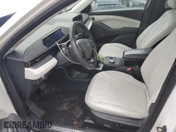 2022 Ford Mustang Mach-E Premium с VIN 3FMTK3R72NMA03426, выставлен на аукционе Copart как лот 86403874 с пробегом 25 891 миль миль и Списание • Salvage title. История ставок и продаж доступна на DreamBid. Изображение 7.