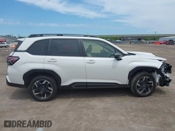 2025 Subaru Forester Limited z VIN JF2SLDRC1SH466790, wystawiony jako IAAI lot #42580221 z przebiegiem 4 094 mil mil oraz . Historia ofert i sprzedaży dostępna na DreamBid. Obrazek 14.