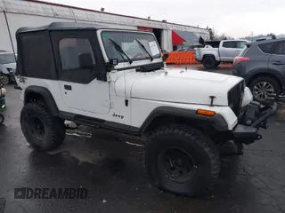 1992 Jeep Wrangler with VIN 2J4FY29S8NJ549602, listed as a IAAI auction lot 41471853 with 324,194 mi miles. Bid and sale history available at carsss.com. Image 1.