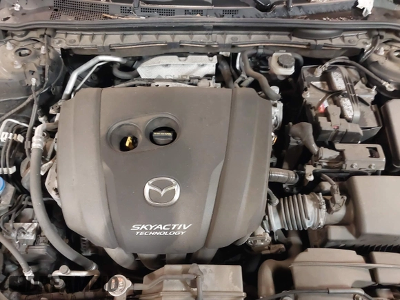2018 Mazda Mazda6 Sport with VIN JM1GL1UMXJ1330989, listed as a IAAI auction lot 41355353 with 52,869 mi miles. Bid and sale history available at carsss.com. Image 10.